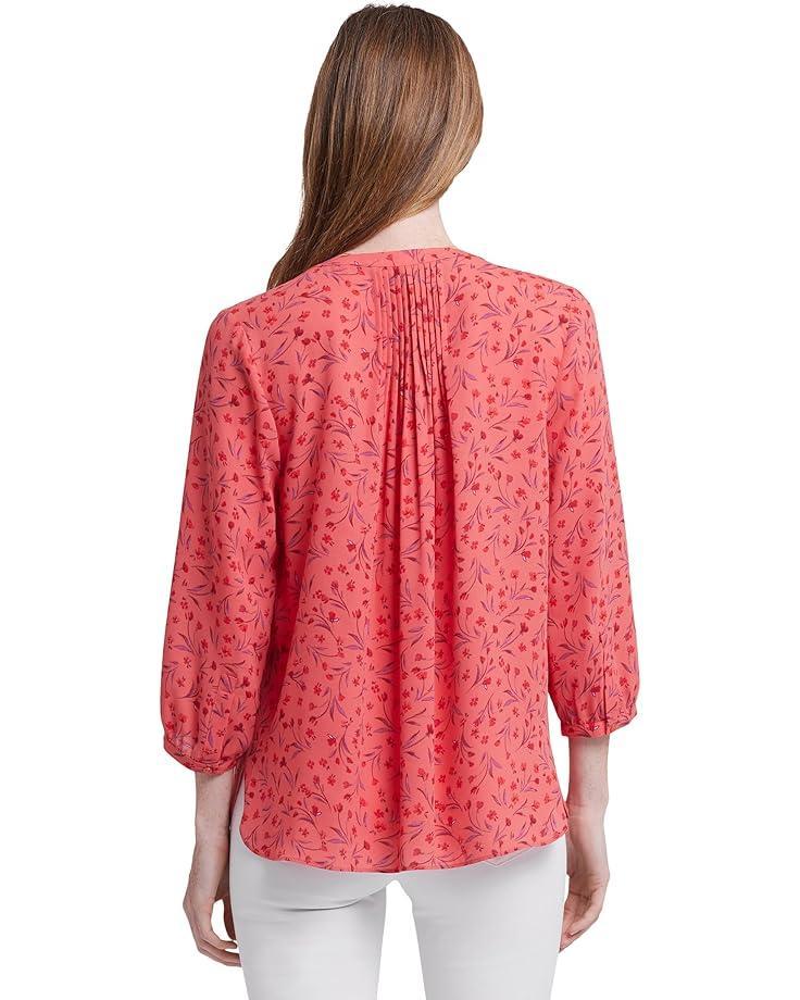 Blouse w/ Pleated Back Product Image
