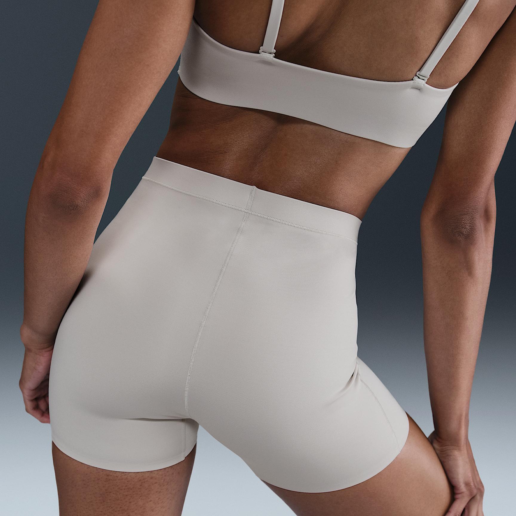 Nike Women's Form Boyshorts Product Image