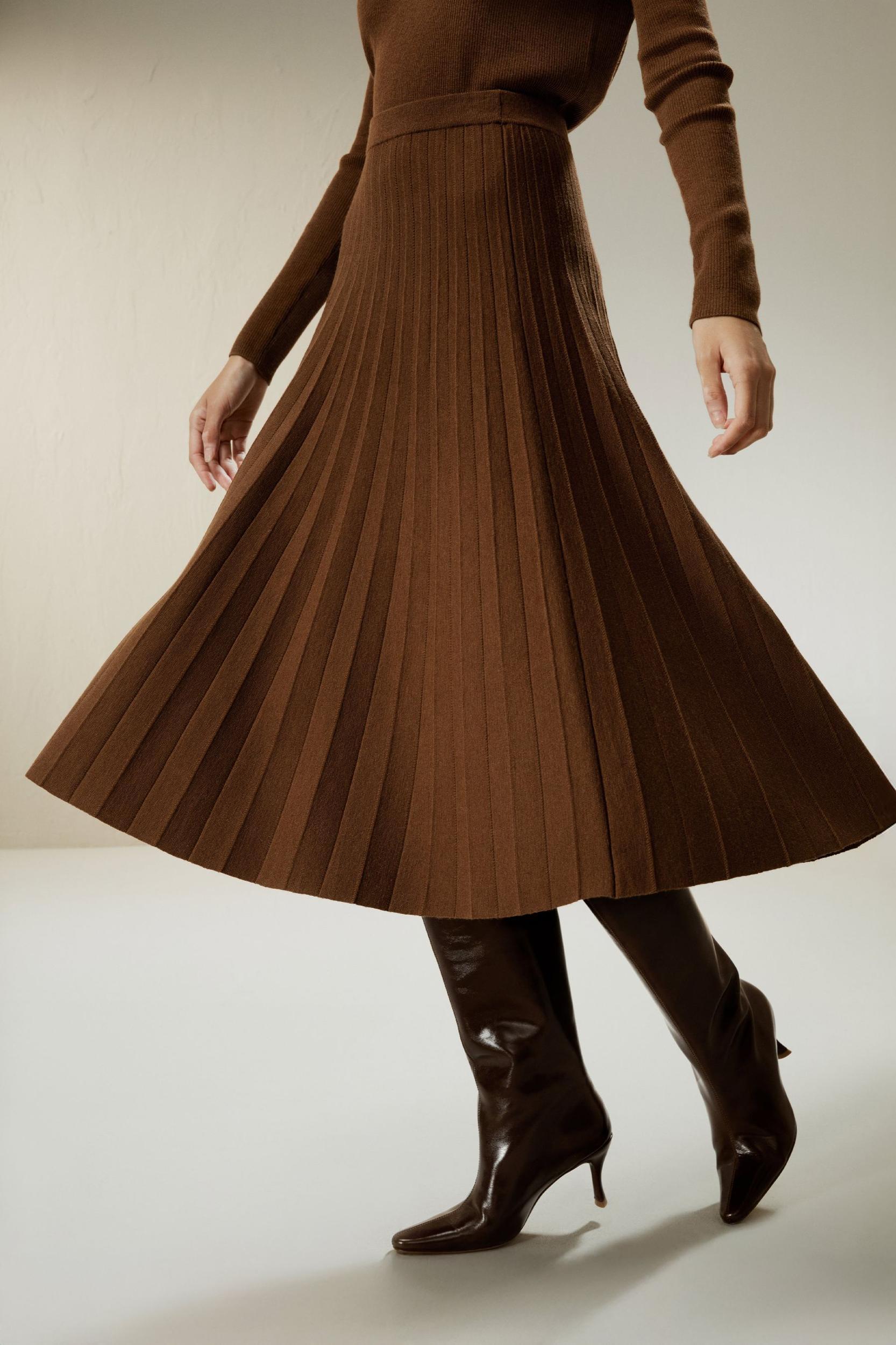 Collegiate Ultra-fine Merino Wool Skirt Product Image
