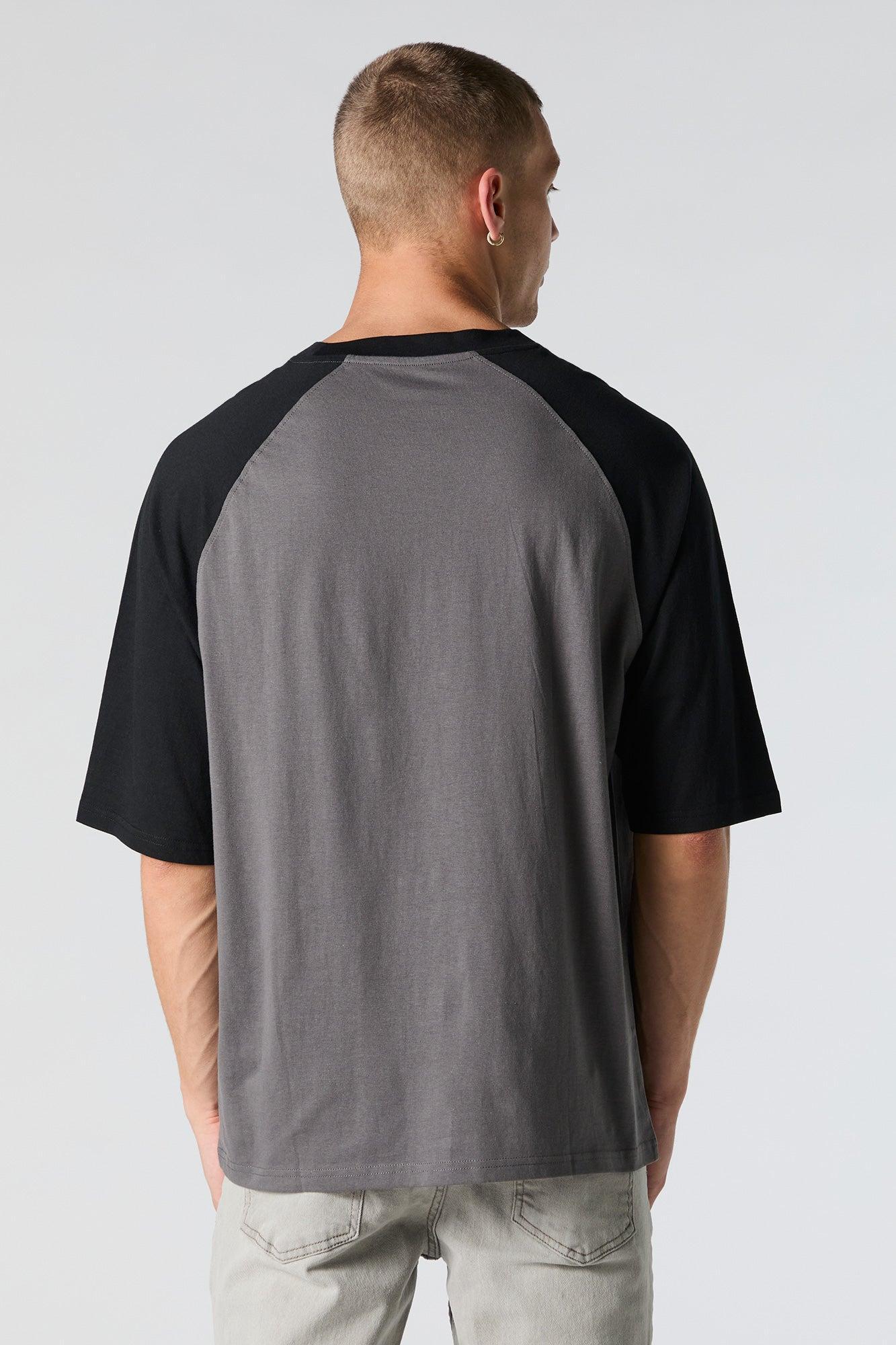London Graphic Relaxed Raglan T-Shirt Male Product Image