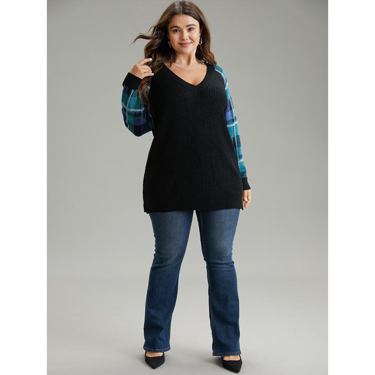 Plus Size Plaid Patchwork Split Side Raglan Sleeve Pullover Black Women Casual Loose Long Sleeve V-neck Dailywear Pullovers BloomChic 14-16/1X Product Image