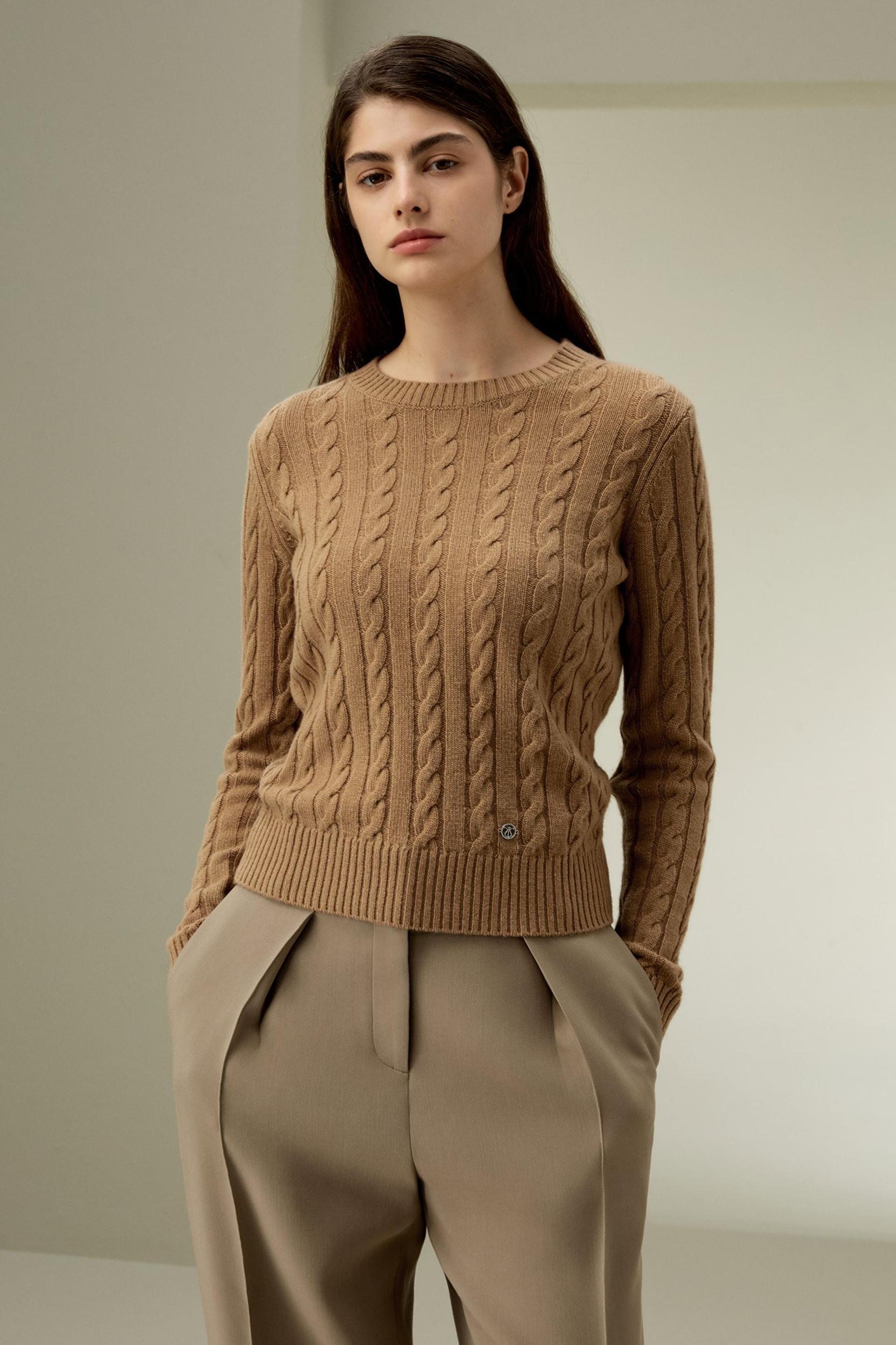 Classic Cable Knit Sweater with Ribbed Edges Product Image