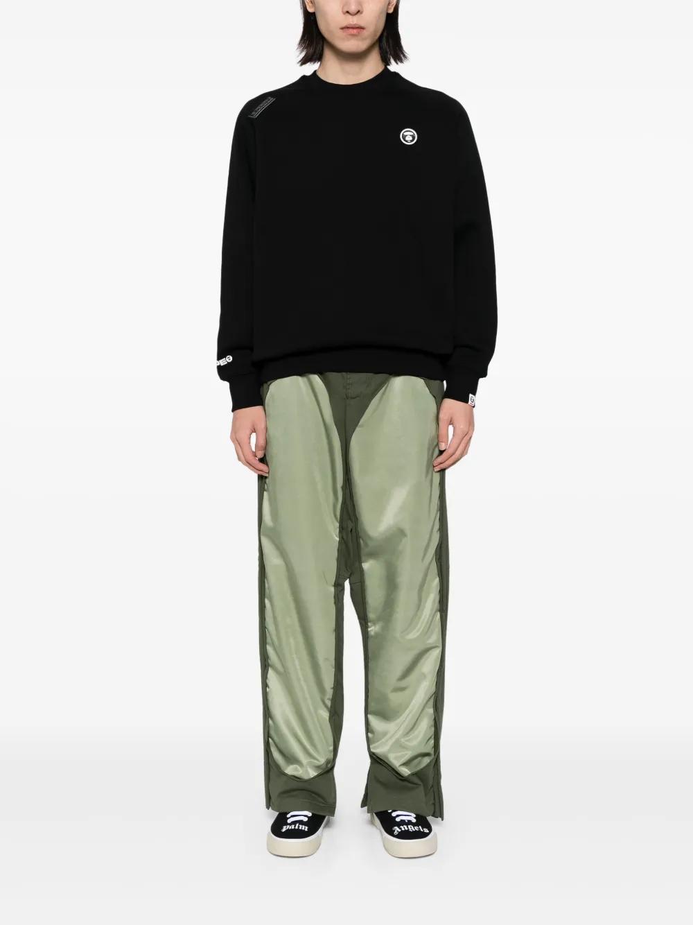logo patch sweatshirts Product Image