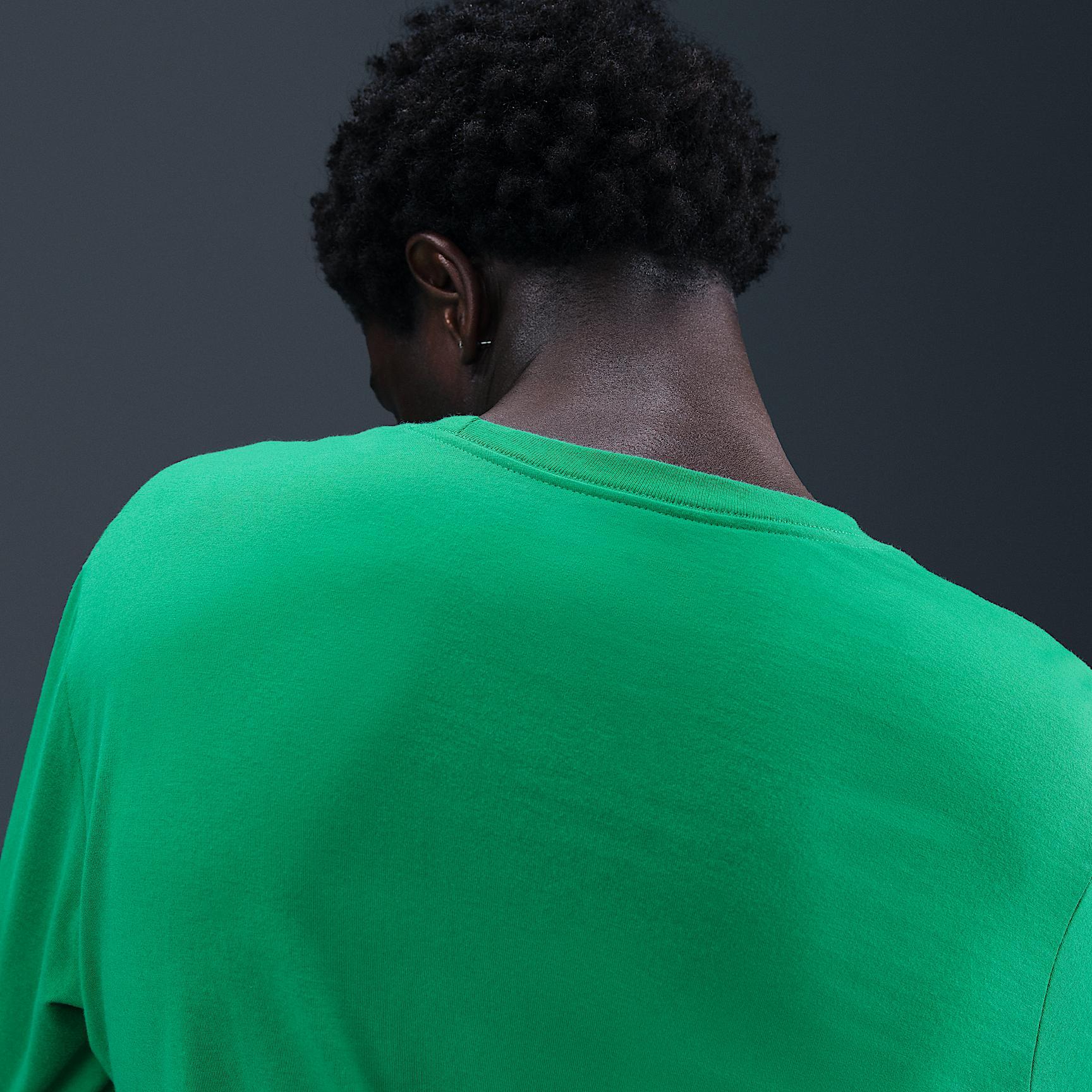 Men's Nike Sportswear Club Long-Sleeve T-Shirt Product Image