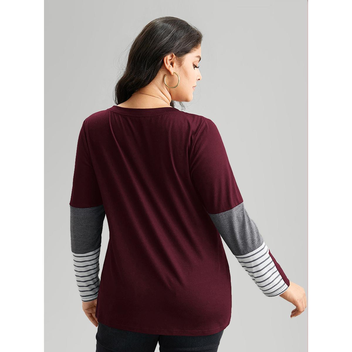 Plus Size Colorblock Contrast Striped V Neck T-shirt Burgundy Women Casual Contrast Striped V-neck Everyday T-shirts BloomChic 26/4X Product Image