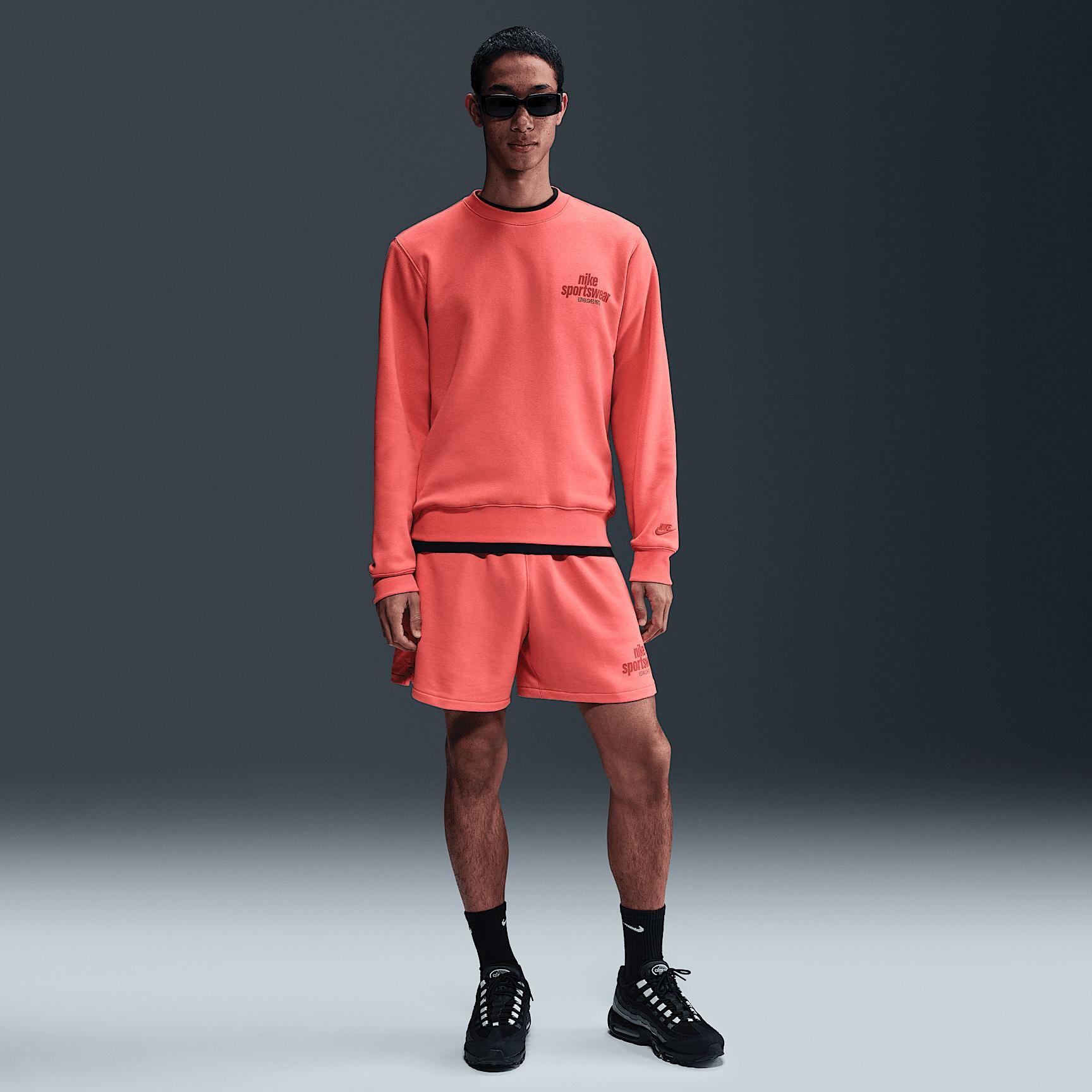 Nike Men's Club Fleece Crew Product Image
