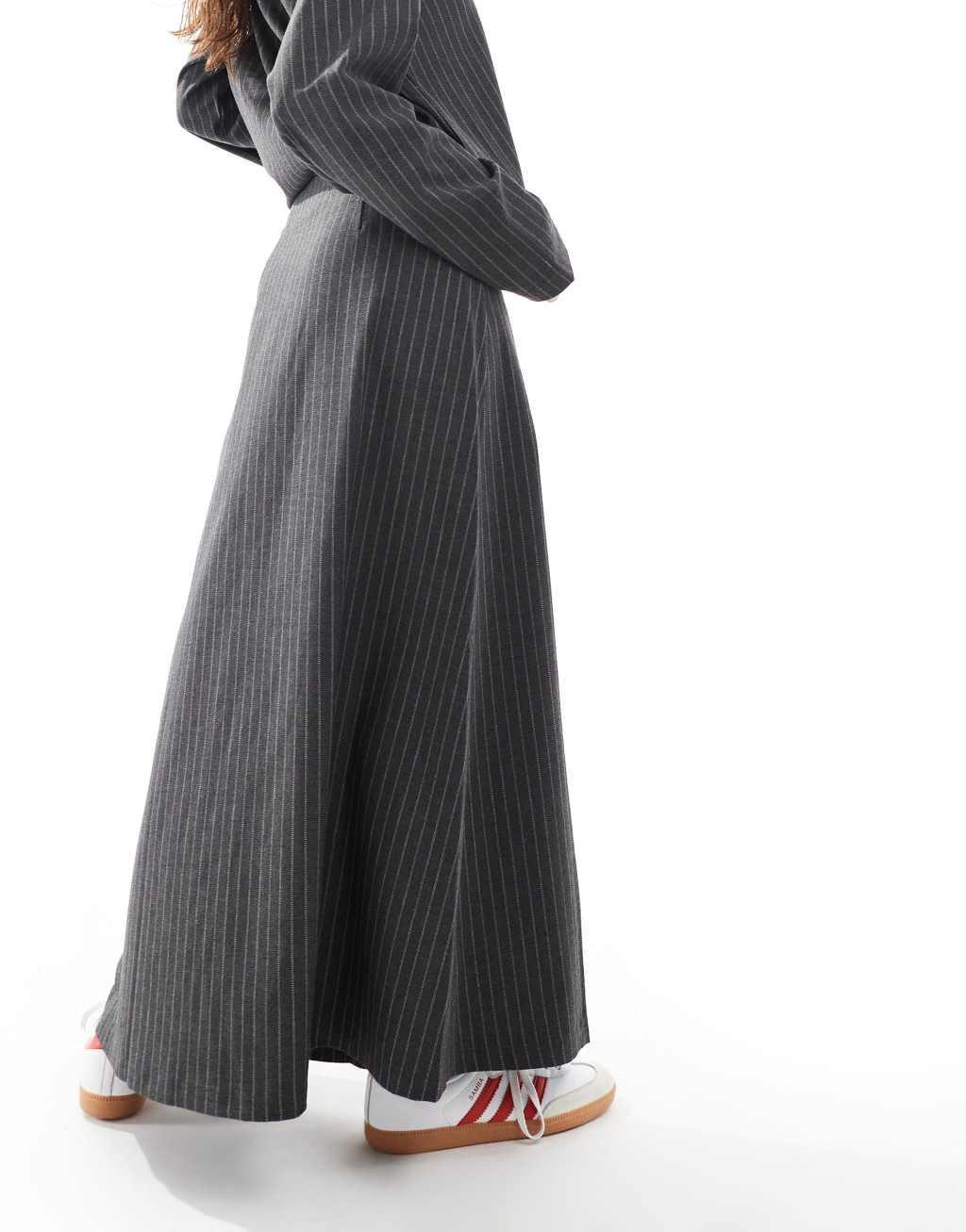 Object volume midi skirt in gray pinstripe - part of a set Product Image