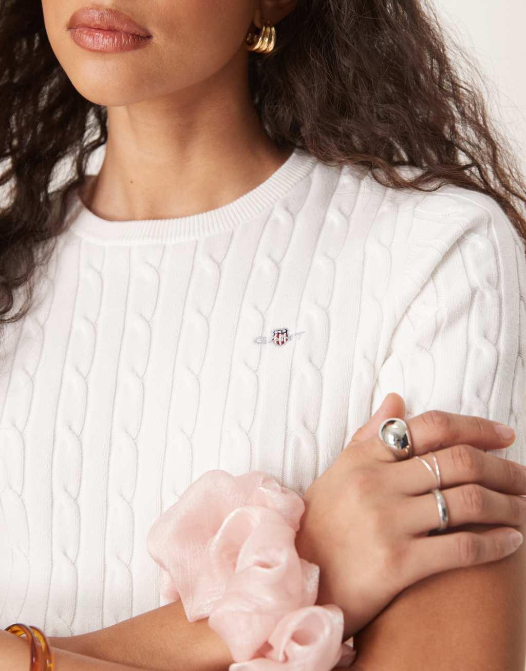 Gant cotton cable knit short sleeve logo sweater in white Product Image
