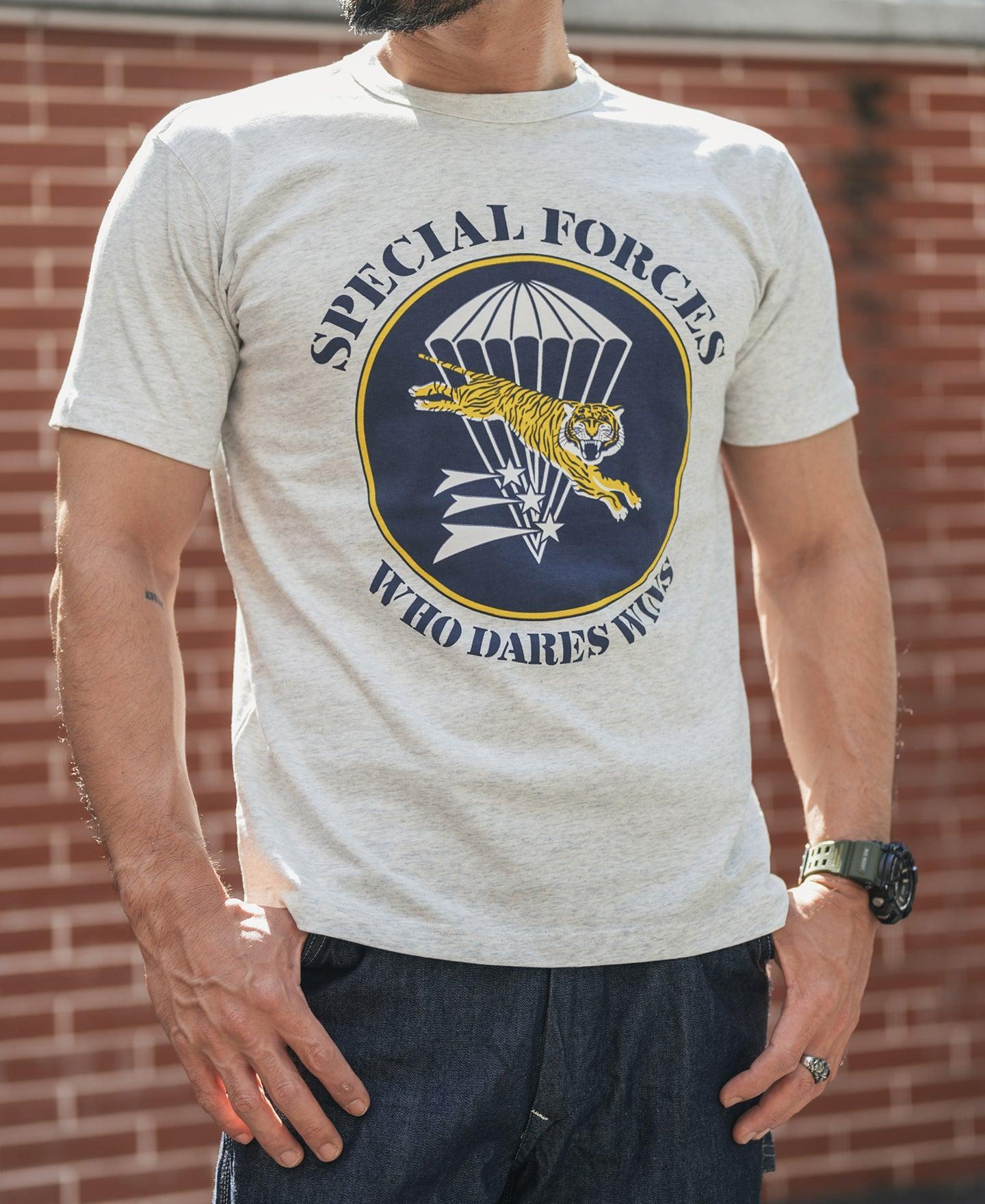 1960s Paratrooper & Tiger Print T-Shirt - Gray Product Image