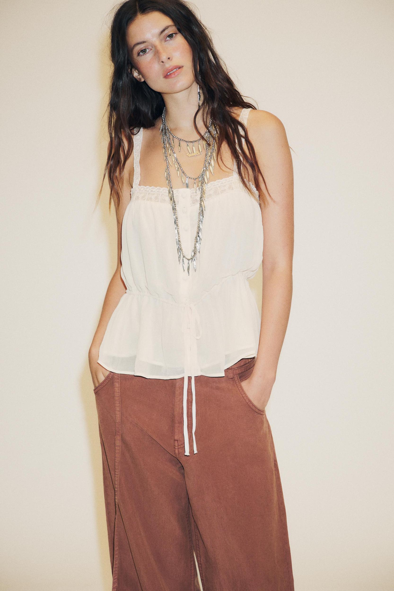 GEORGETTE LACE TOP Product Image