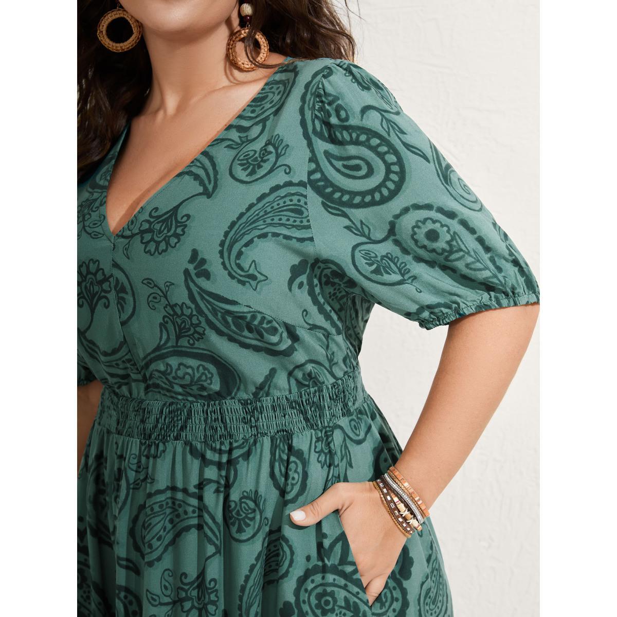 Plus Size Paisley Print Shirred Waist Midi Dress Teal Women V-neck Short sleeve Curvy BloomChic 12/L Product Image