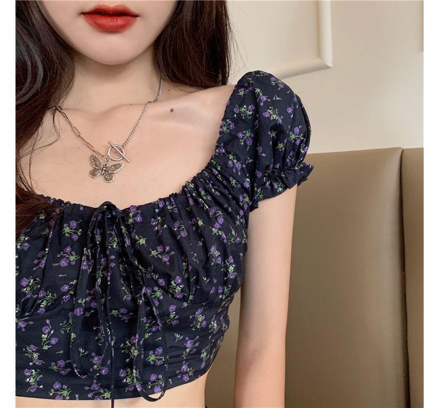 Short-Sleeve Crew Neck Floral Print Tie Front Crop Top / High Waist Slit Mini A-Line Skirt / Set Product Image