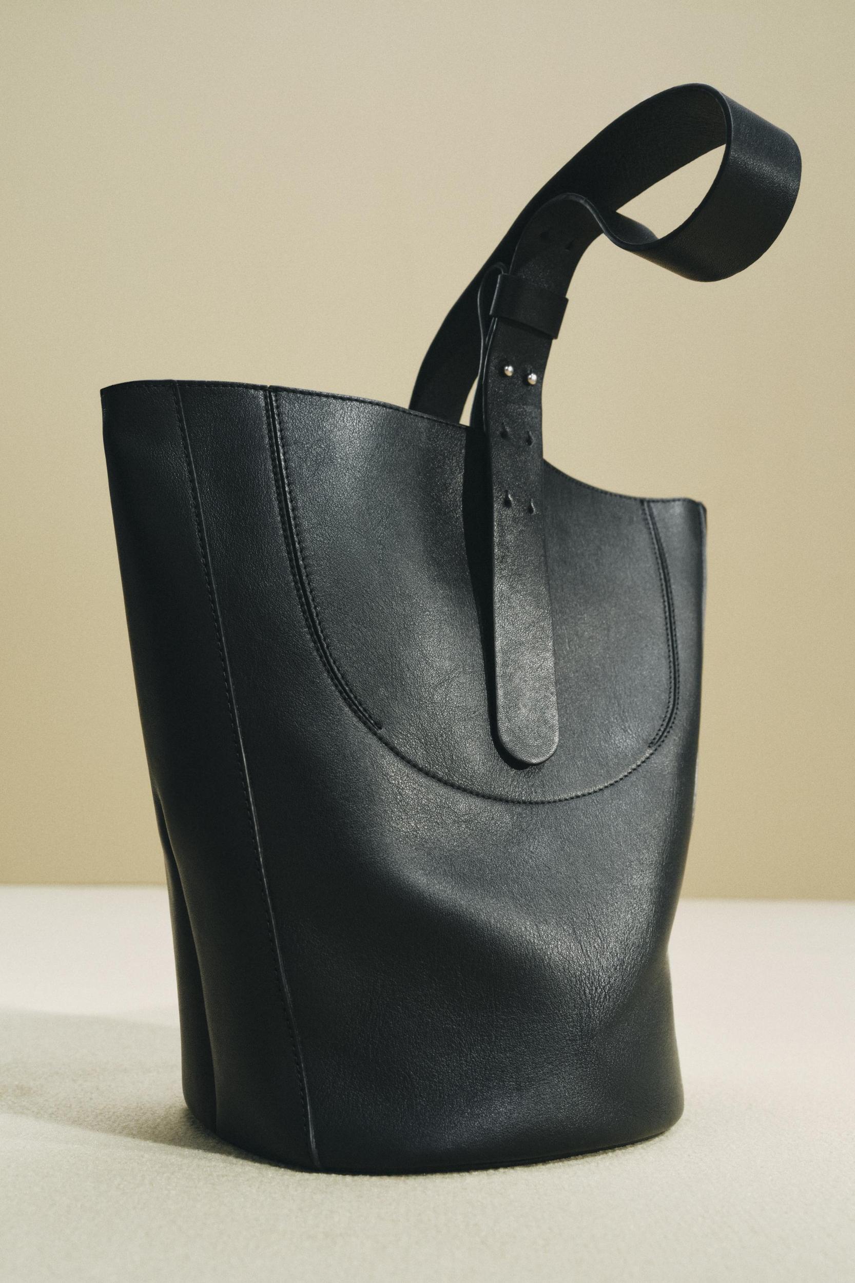 LARGE LEATHER BUCKET BAG Product Image