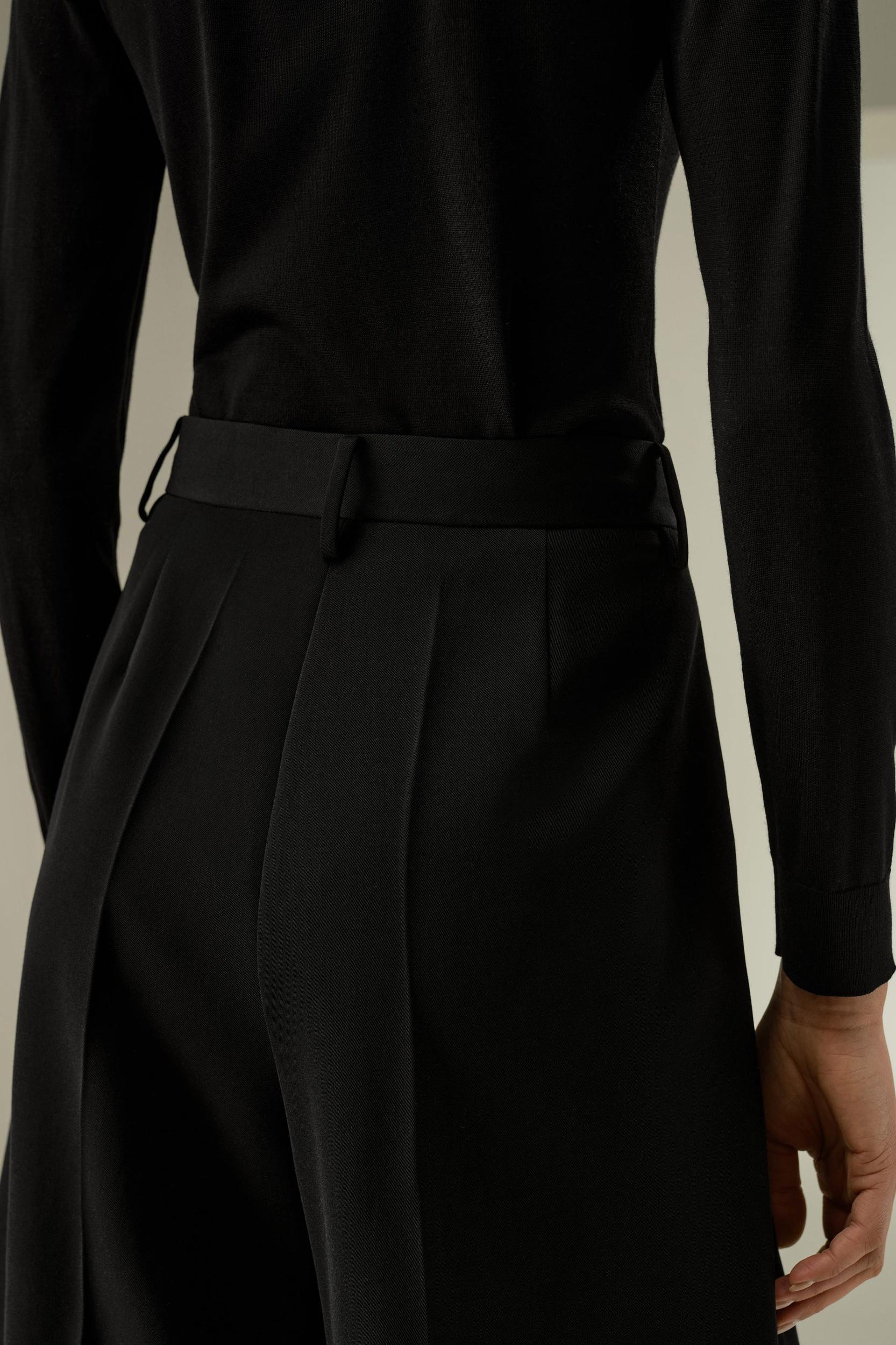Tailored Knee-Length Wool Shorts Product Image