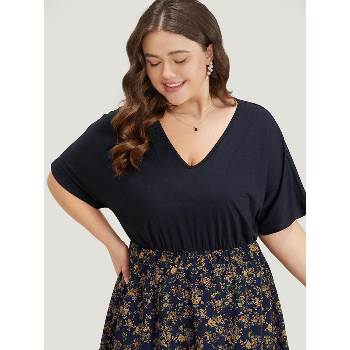 Plus Size Ditsy Floral Patchwork Pocket Batwing Sleeve Dress Indigo Women Elegant Plain V-neck Short sleeve Curvy Midi Dress BloomChic 14-16/1X Product Image