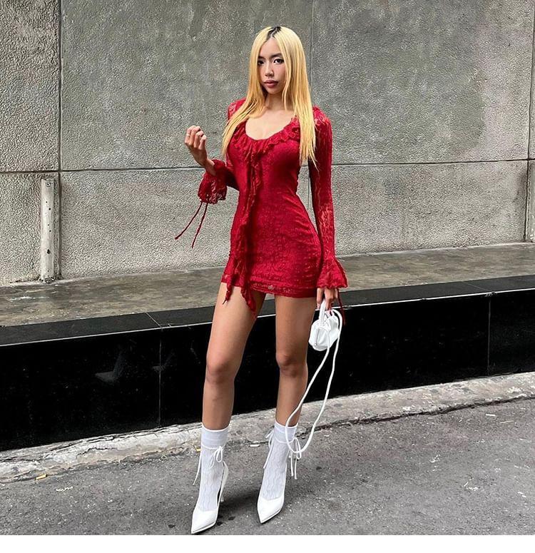 Flared-Sleeve Scoop Neck Lace Mini Bodycon Dress Product Image