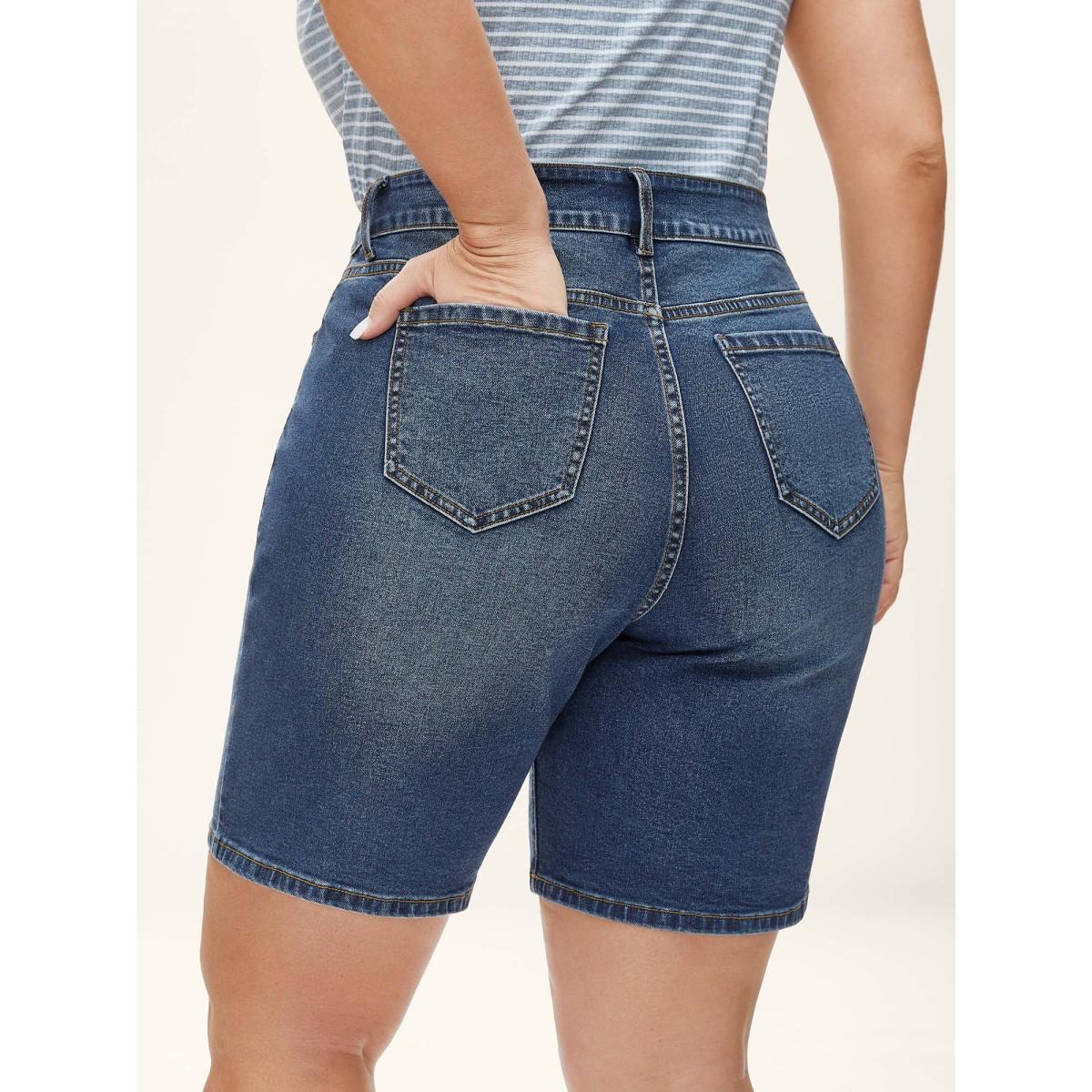Plus Size Stretch Straight-Leg Faded Denim Shorts Women Denimindigo Medium stretch Everyday-Casual Slanted pocket Denim Shorts BloomChic 30/6X Product Image