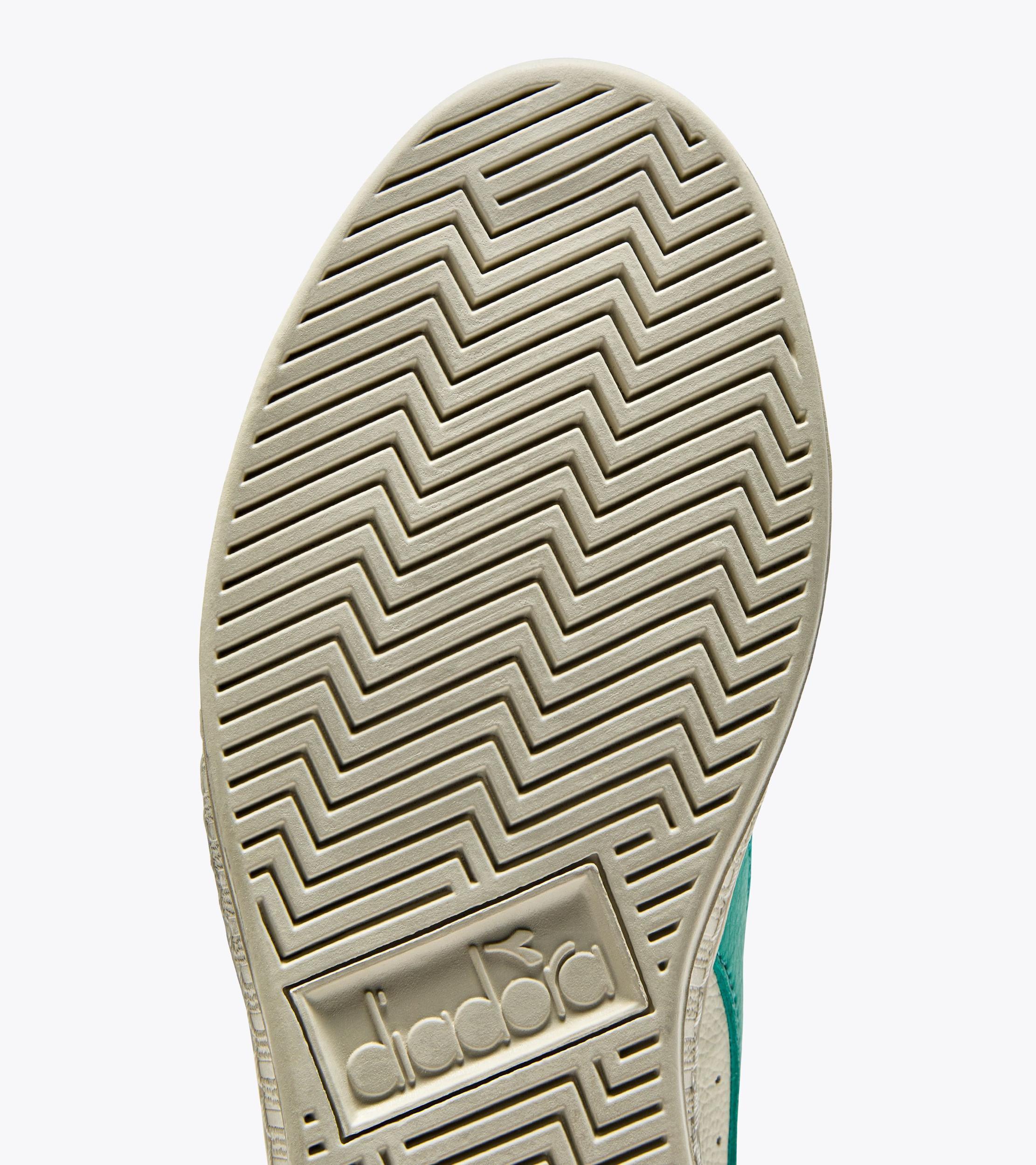 GAME L LOW WAXED Product Image