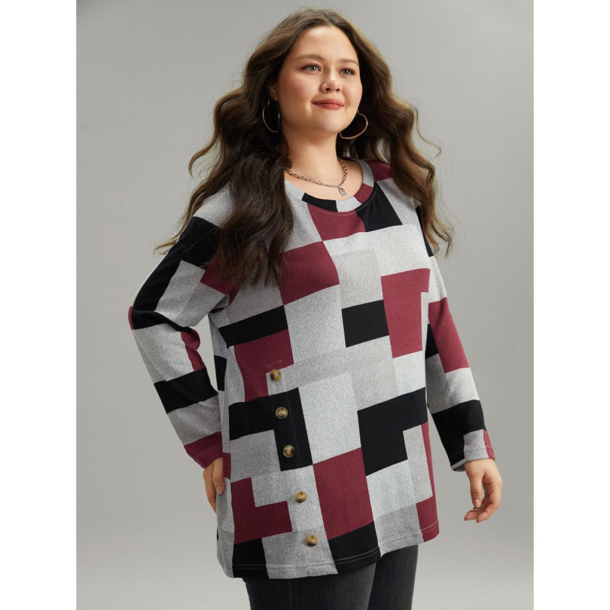 Plus Size Colorblock Contrast Button Detail T-shirt Multicolor Women Casual Contrast Geometric Round Neck Dailywear T-shirts BloomChic 12/L Product Image