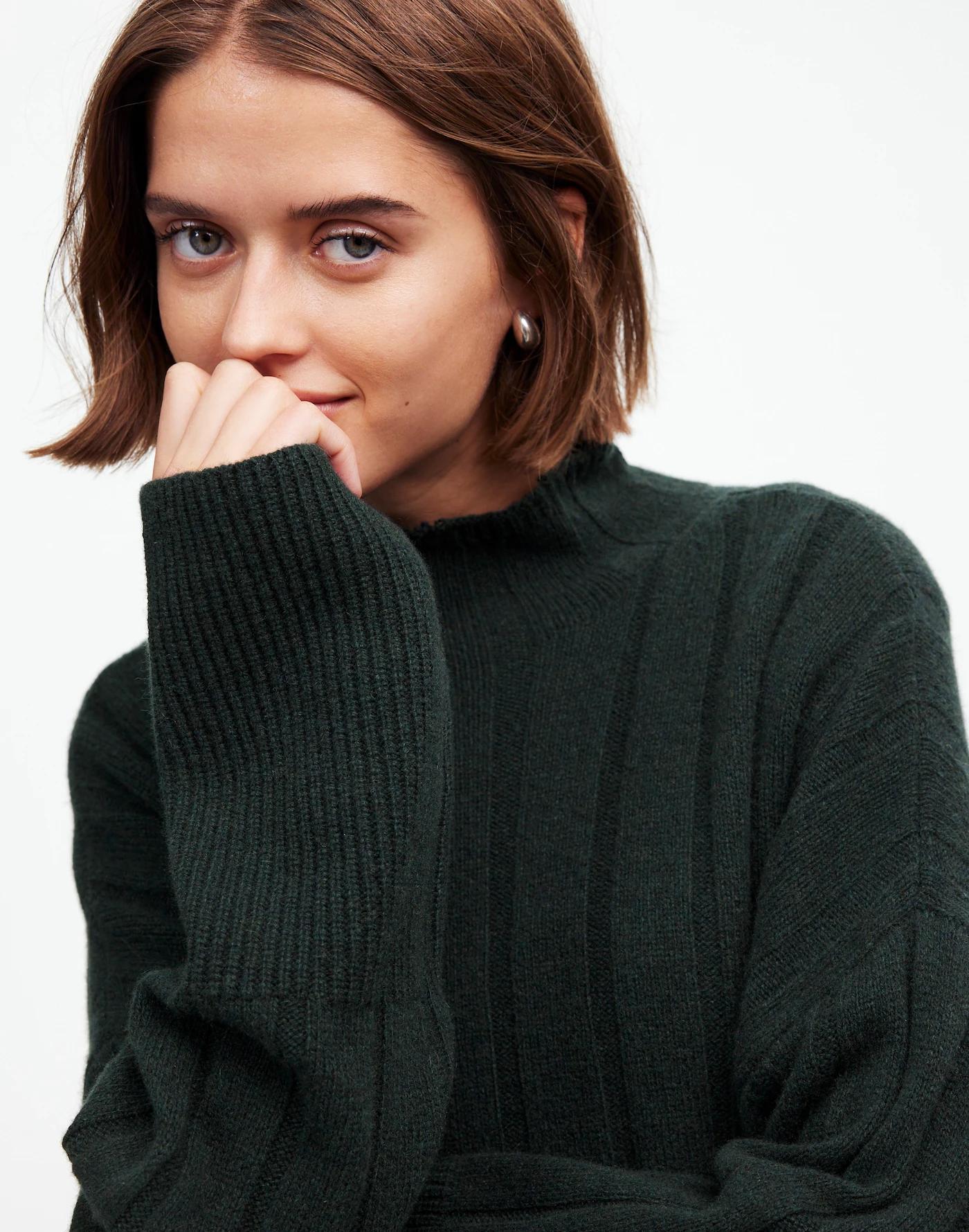 Ribbed Cashmere-Wool Blend Pullover Sweater Product Image