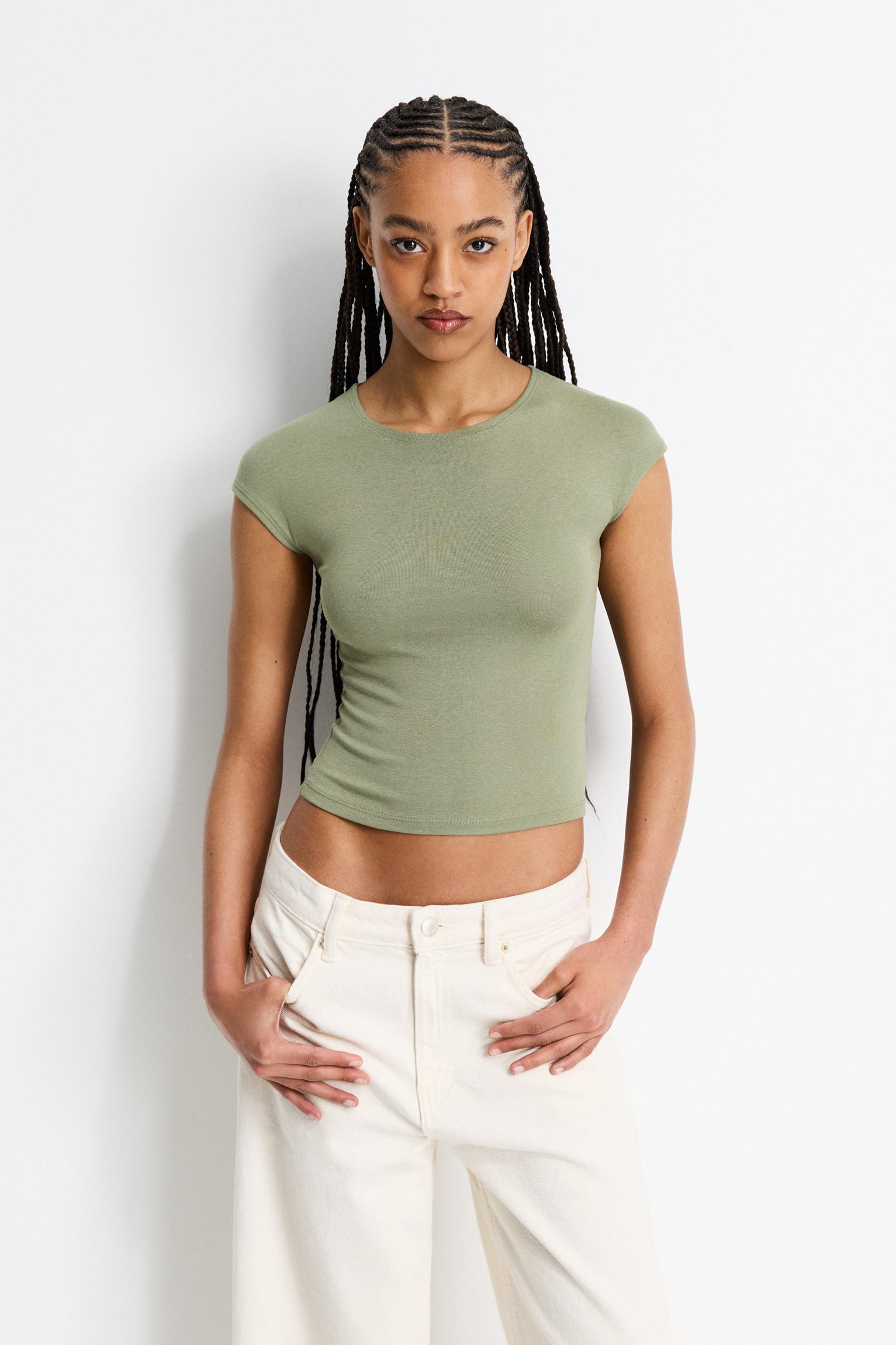Fitted T-shirt with whole sleeves Product Image