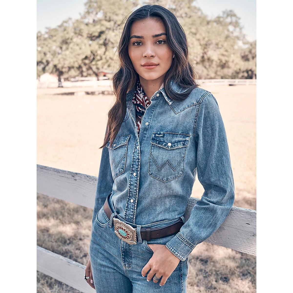Women's Wrangler Classic Denim Slim Western Snap Shirt in Mid Wash Product Image