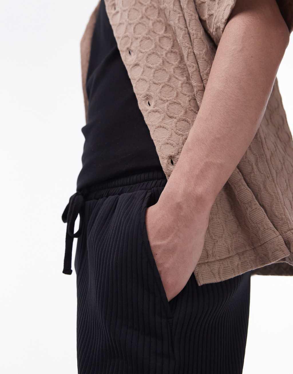 Topman plisse shorts in black Product Image