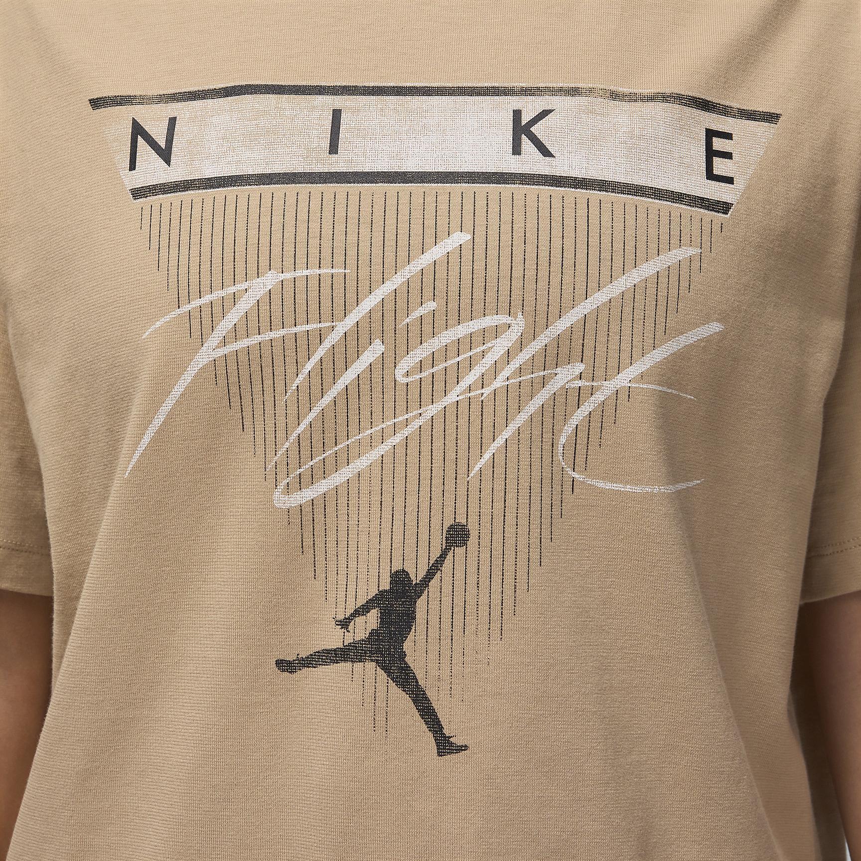 Jordan Flight Heritage Women's Graphic T-Shirt Product Image