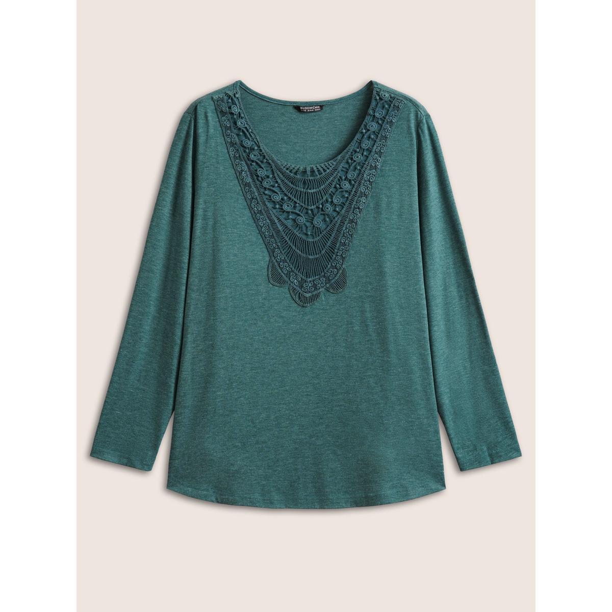 Plus Size Solid Eyelet Lace Curved Hem T-shirt DarkGreen Women Elegant Cut-Out Plain Round Neck Everyday T-shirts BloomChic 18-20/2X Product Image