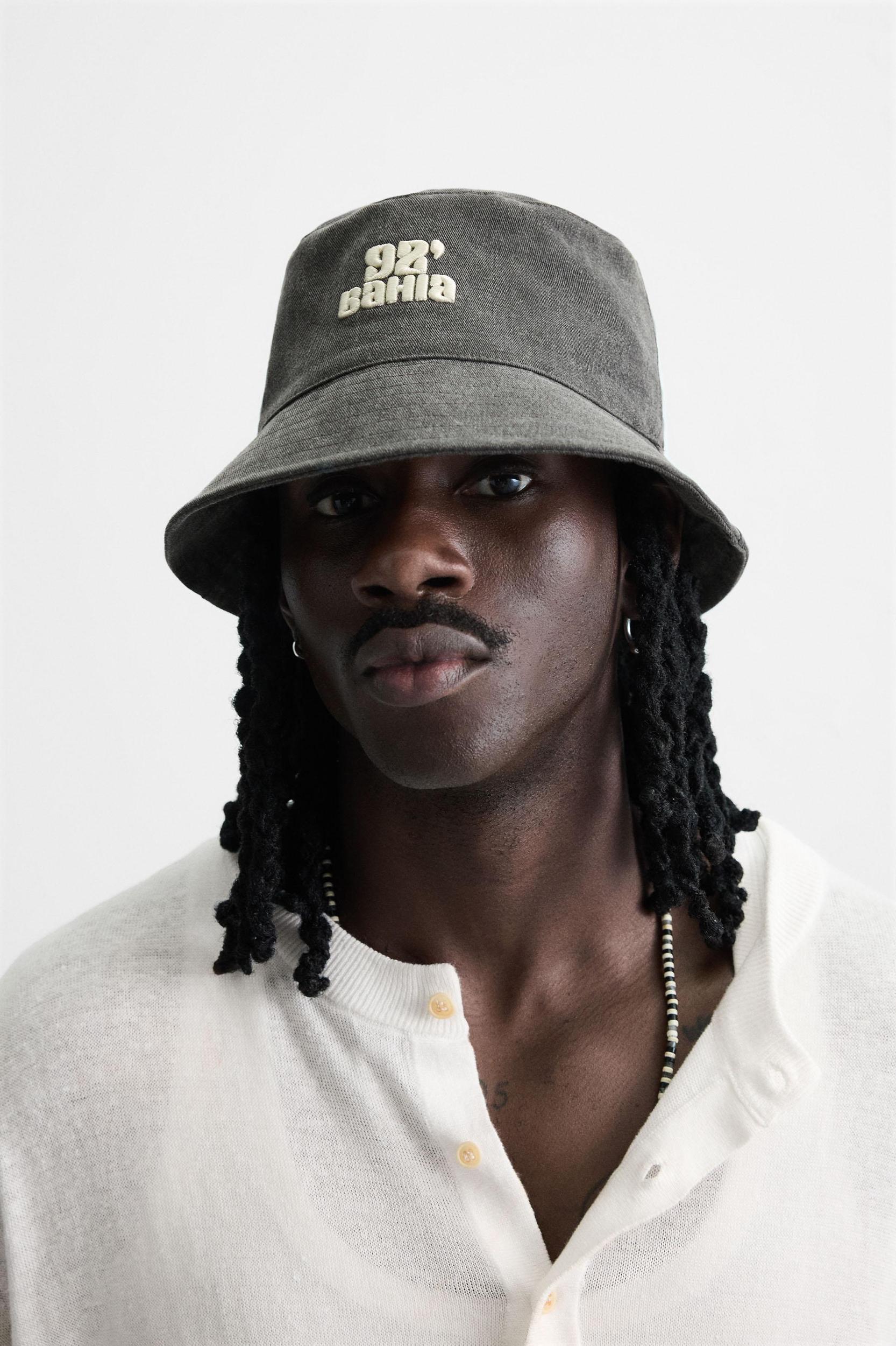 CONTRAST EMBROIDERY BUCKET HAT Product Image