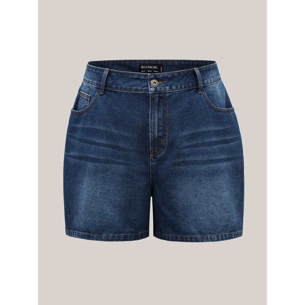 Plus Size Faded Wash Straight-Leg Denim Shorts Women Midblue No stretch Everyday-Casual Slanted pocket Denim Shorts BloomChic 16/1X Product Image