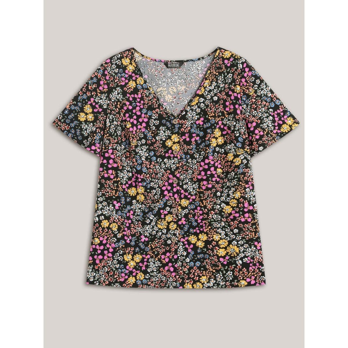 Plus Size Black Floral Print V-Neck Flowy Blouse Women Short sleeve V-neck Vacation Blouses BloomChic 30/6X Product Image