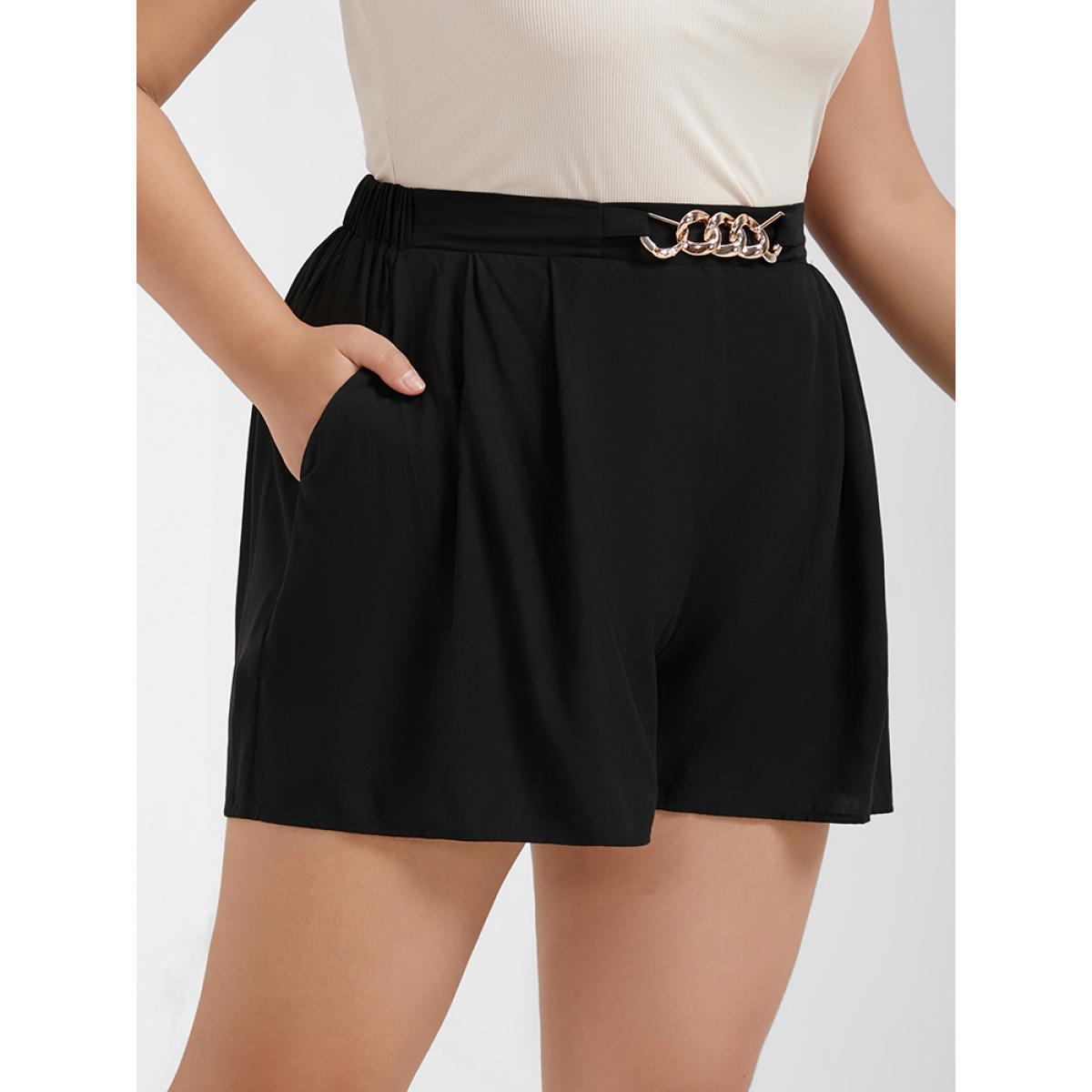 Plus Size Solid Chain Detail Side Pocket Shorts Women Black Office Plain Work Shorts BloomChic 18-20/2X Product Image