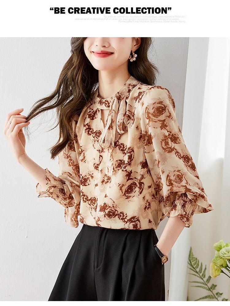 Puff-Sleeve Floral Bow Blouse Product Image