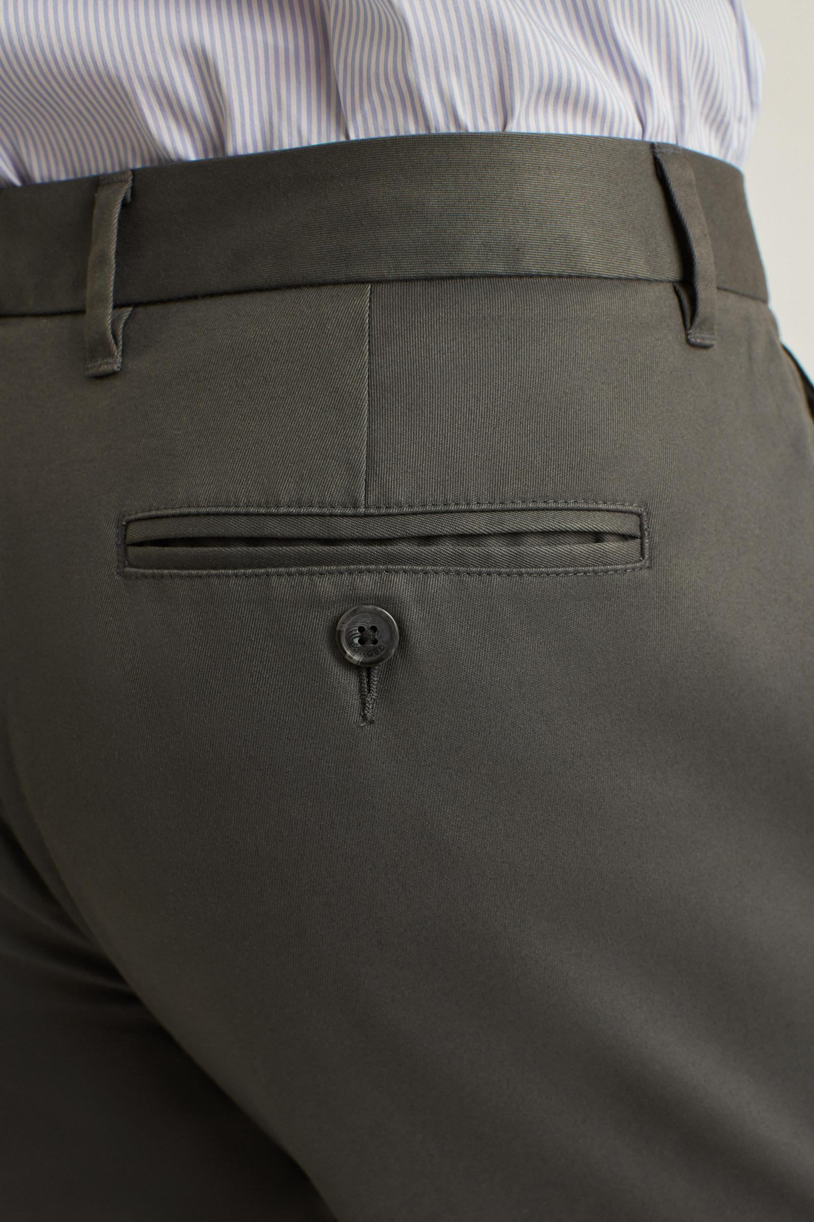 Weekday Warrior Dress Pants Product Image