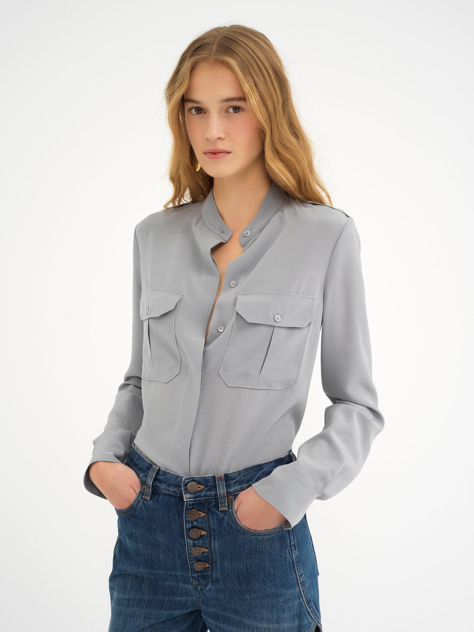 Classic utilitarian blouse in crêpe de chine Product Image