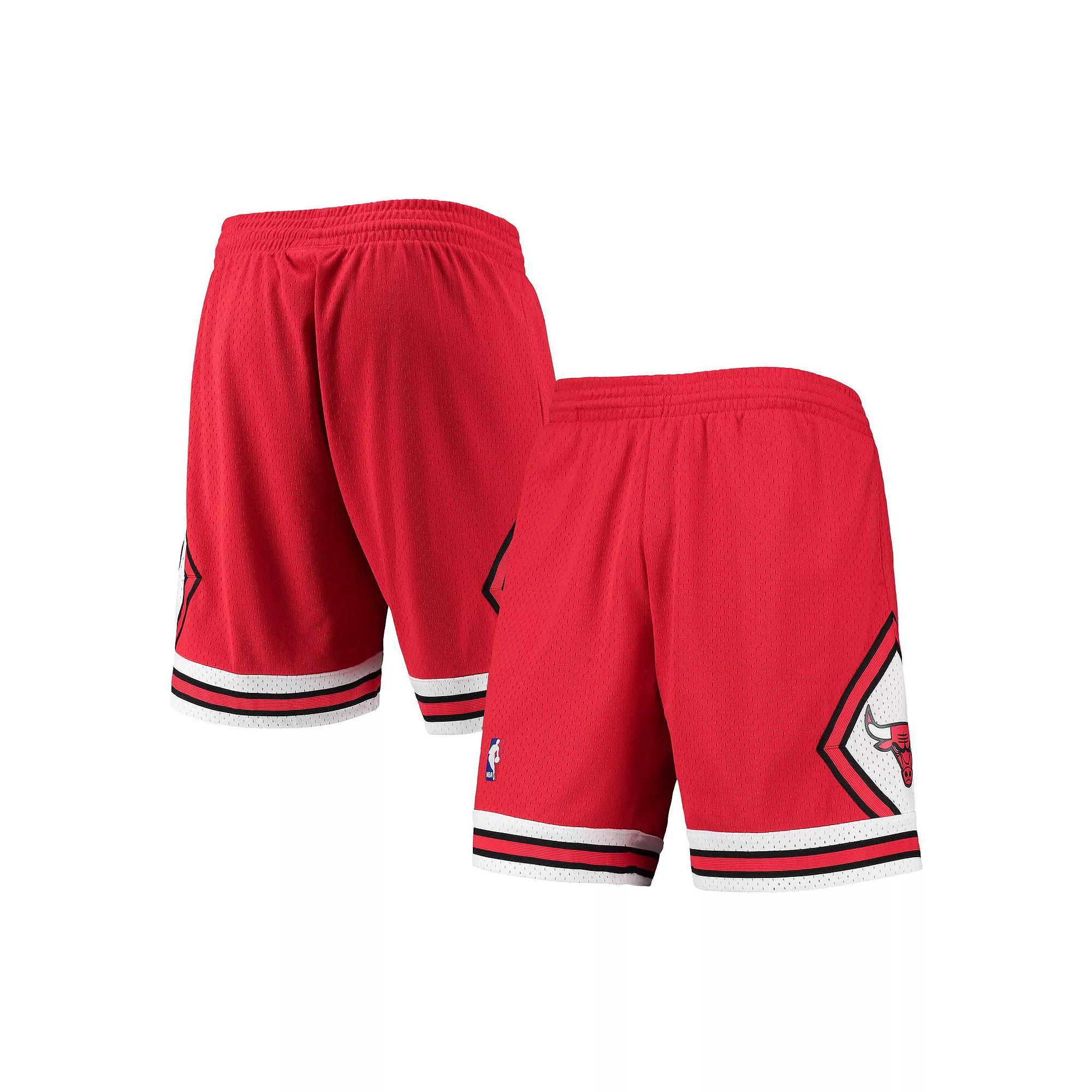 Men's Mitchell & Ness Red Chicago Bulls 1997-98 Hardwood Classics Swingman Shorts, Size: Medium Product Image