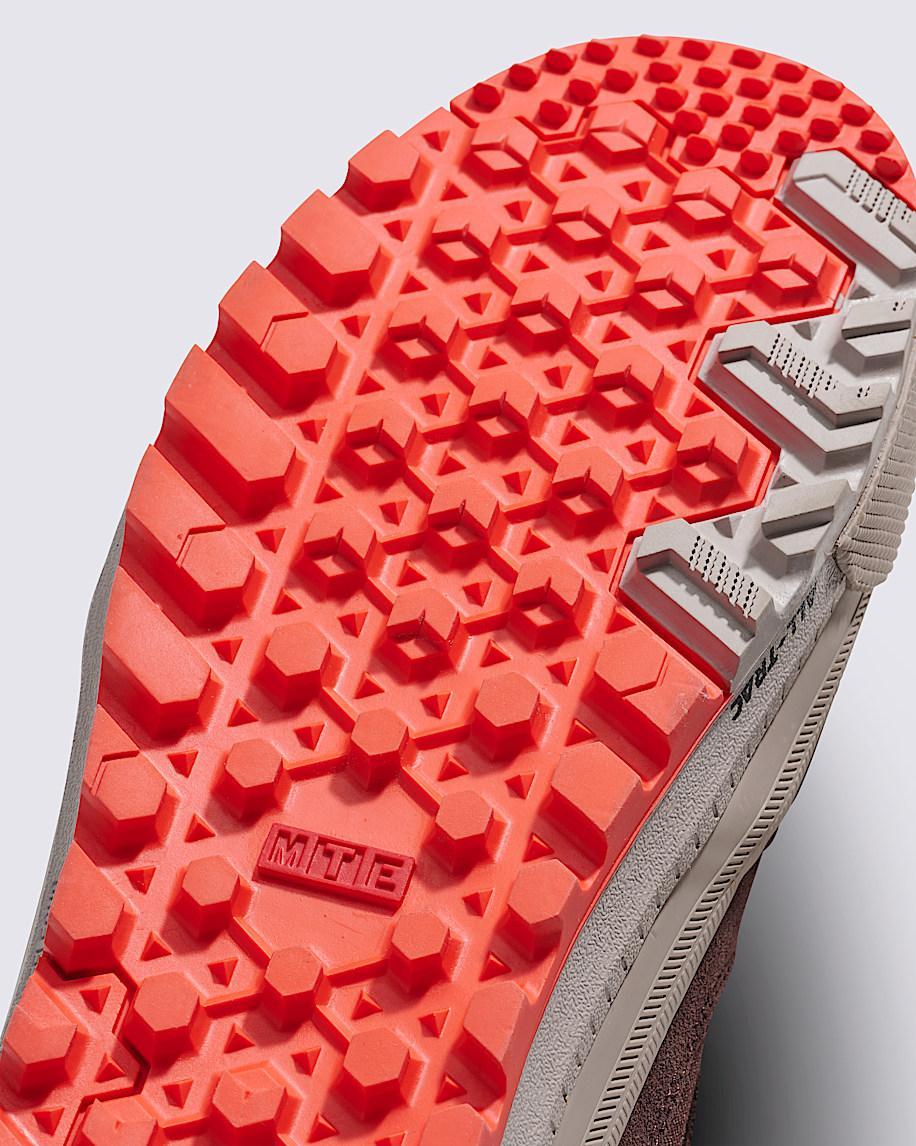 Half Cab GORE-TEX Insulated Shoe in Bitter Chocolate Brown| Vans US Product Image