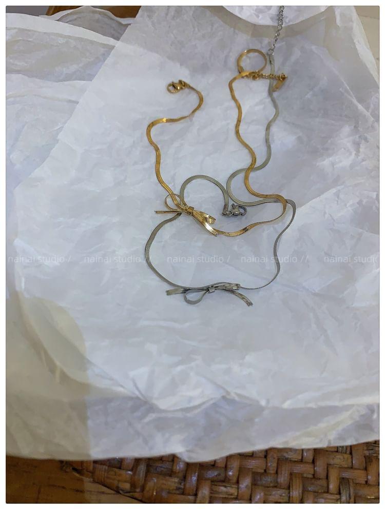 Bow Alloy Choker Product Image