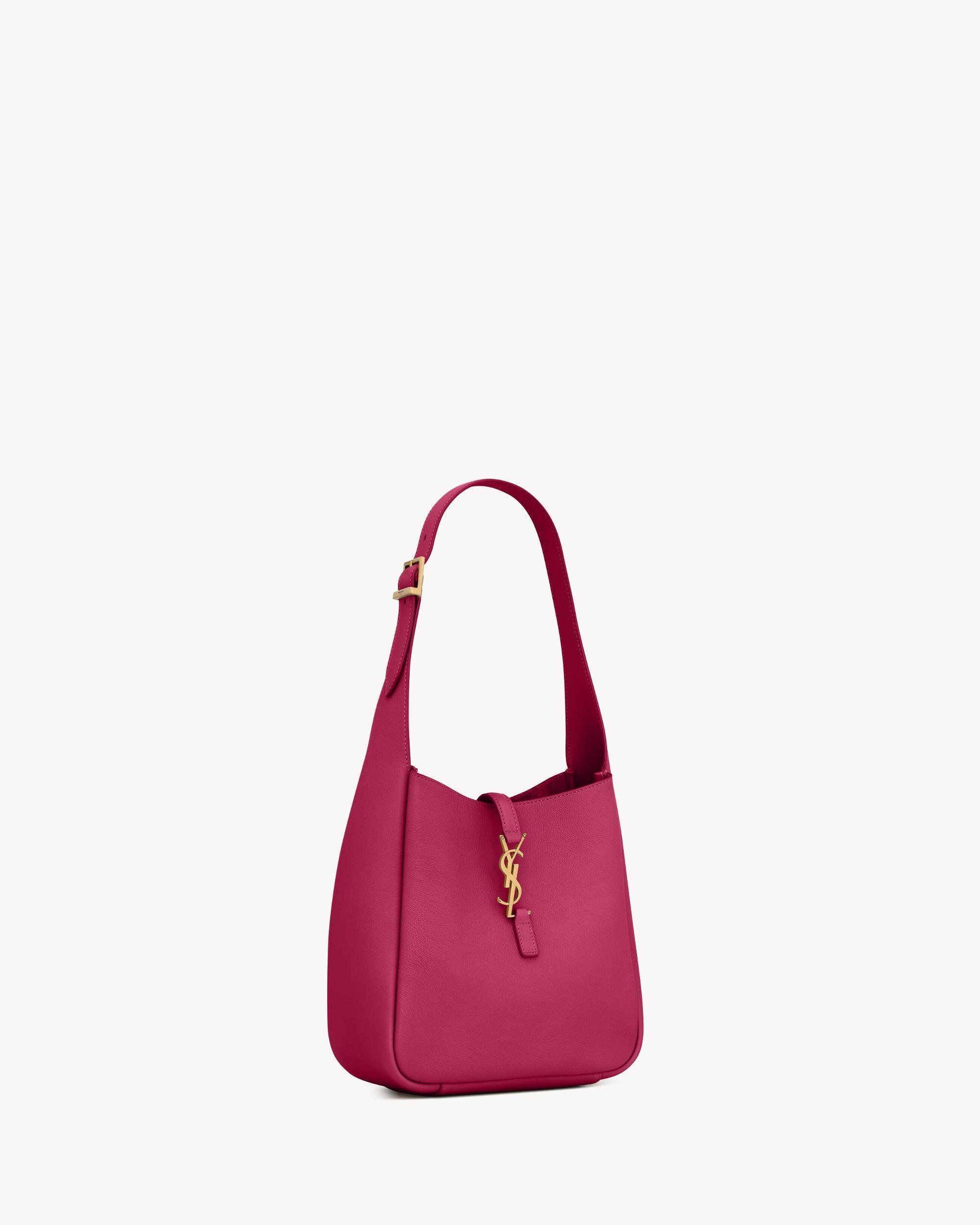 LE 5 À 7 supple small IN GRAINED LEATHER Product Image
