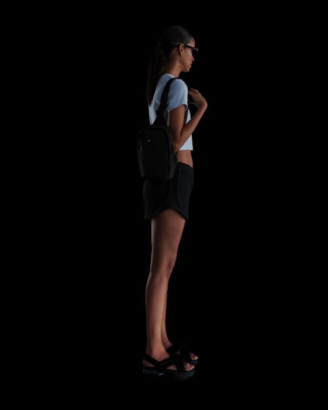 Nike Sportswear Chill Knit Women's Cropped T-Shirt Product Image