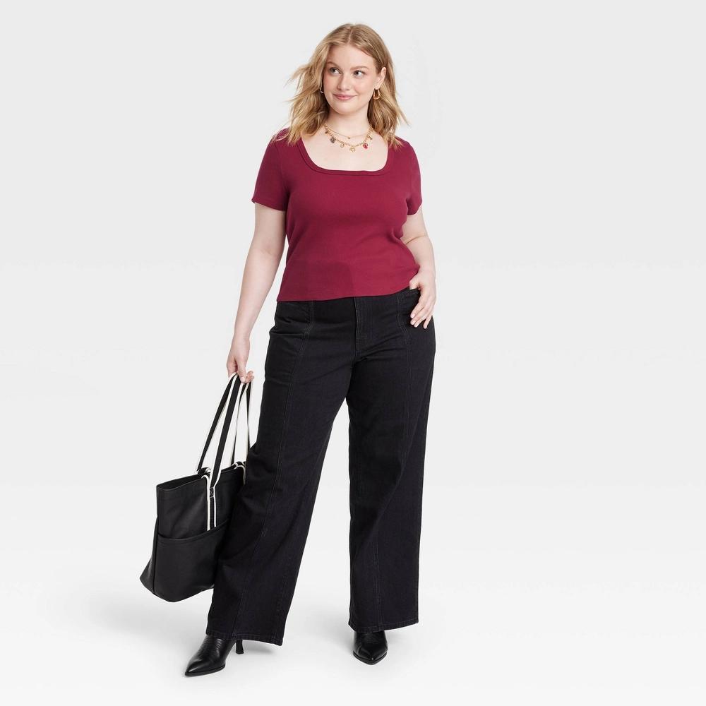 Womens Shrunken Short Sleeve Scoop Neck T-Shirt - Universal Thread Maroon XXL Product Image