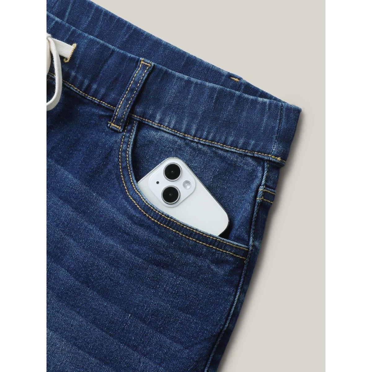 Plus Size Pull-On Relaxed Fit Denim Shorts Women Denimindigo Medium stretch Everyday-Casual Slanted pocket Casual Denim Shorts BloomChic 12/L Product Image