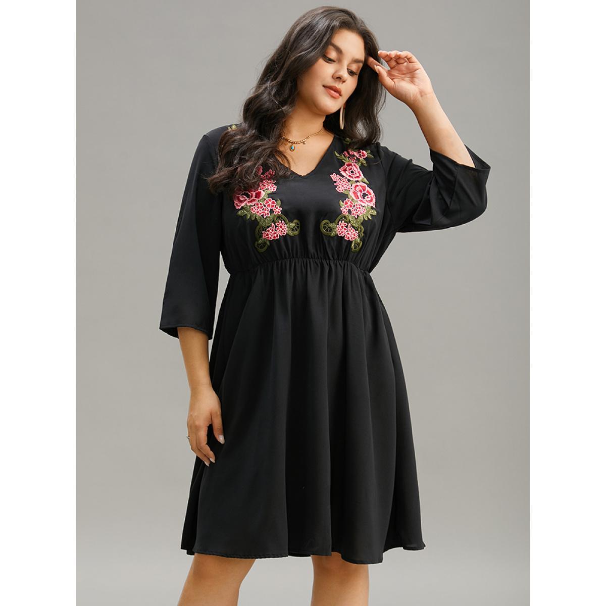 Plus Size Floral Embroidered Pocket V Neck Dress Black Women Vacation Embroidered V-neck Elbow-length sleeve Curvy Midi Dress BloomChic 12/L Product Image