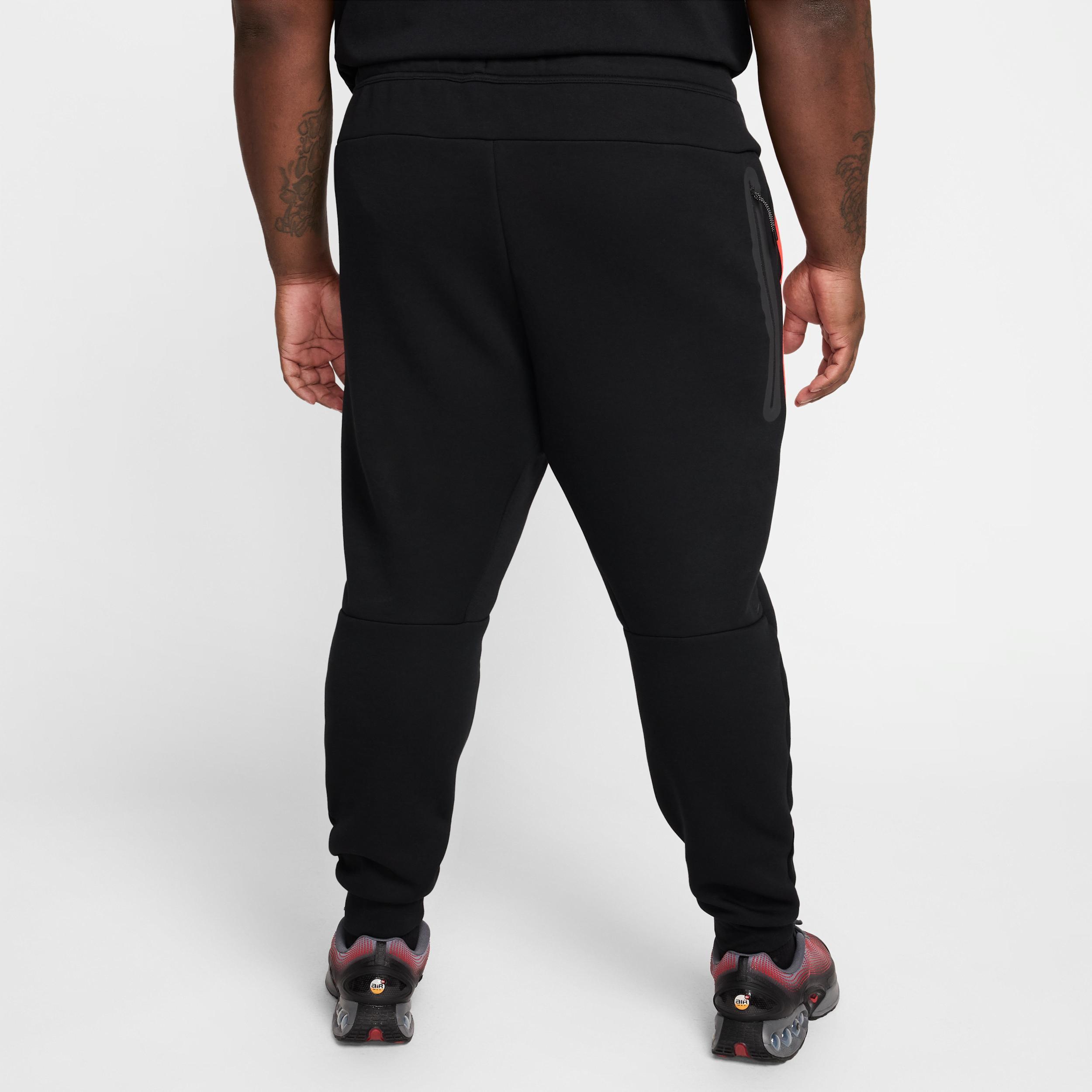 Nike Men's Tech Fleece Jogger Pants Product Image