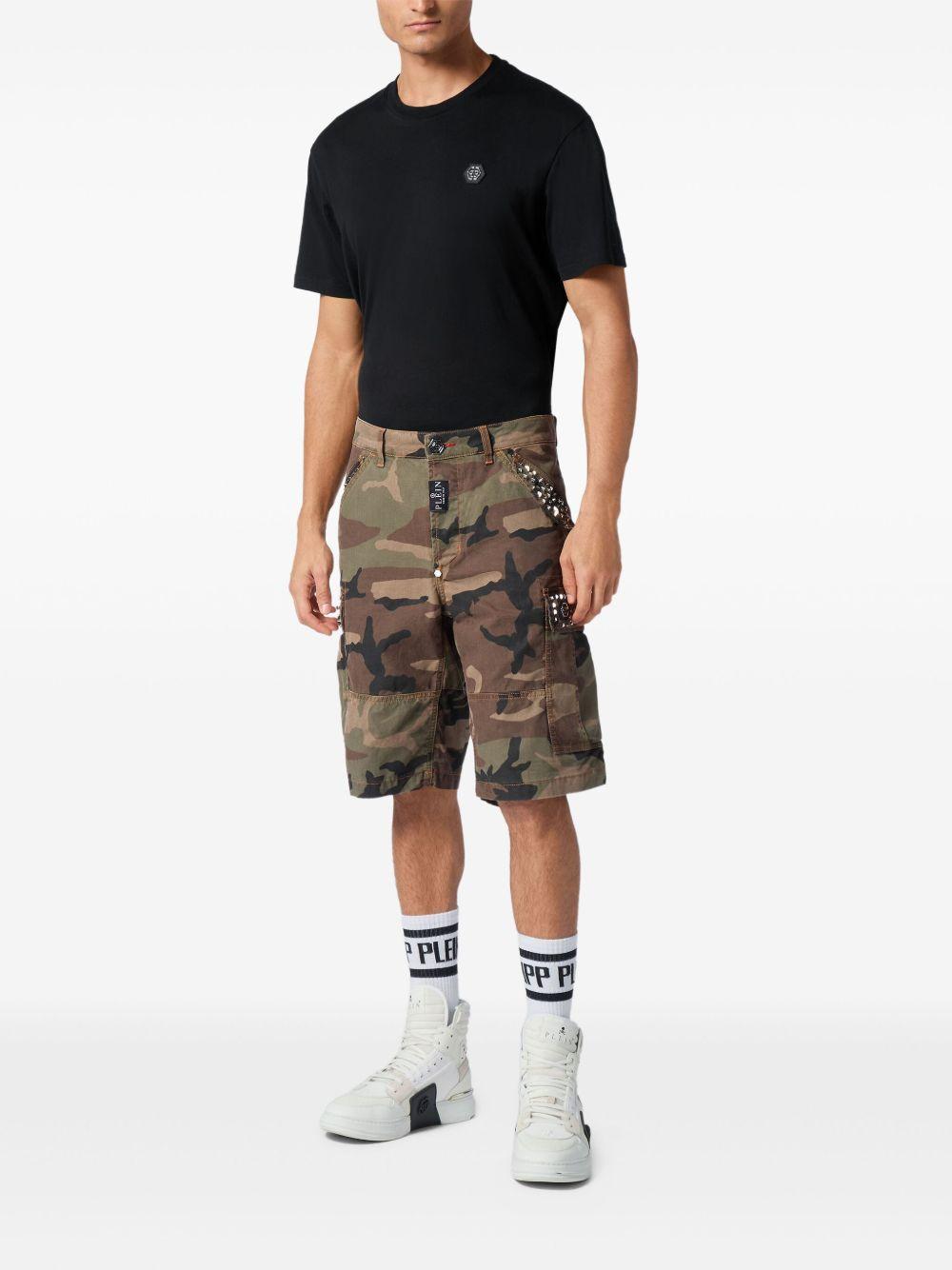 stud-embellished cargo shorts Product Image
