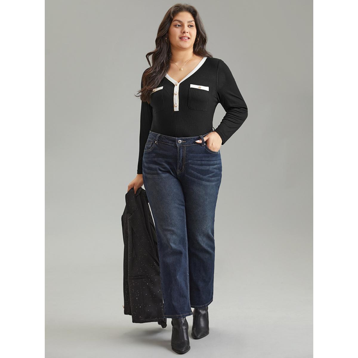 Plus Size Contrast Trim Button Detail Patched Pocket T-shirt Black Women Casual Contrast Plain V-neck Dailywear T-shirts BloomChic 22-24/3X Product Image