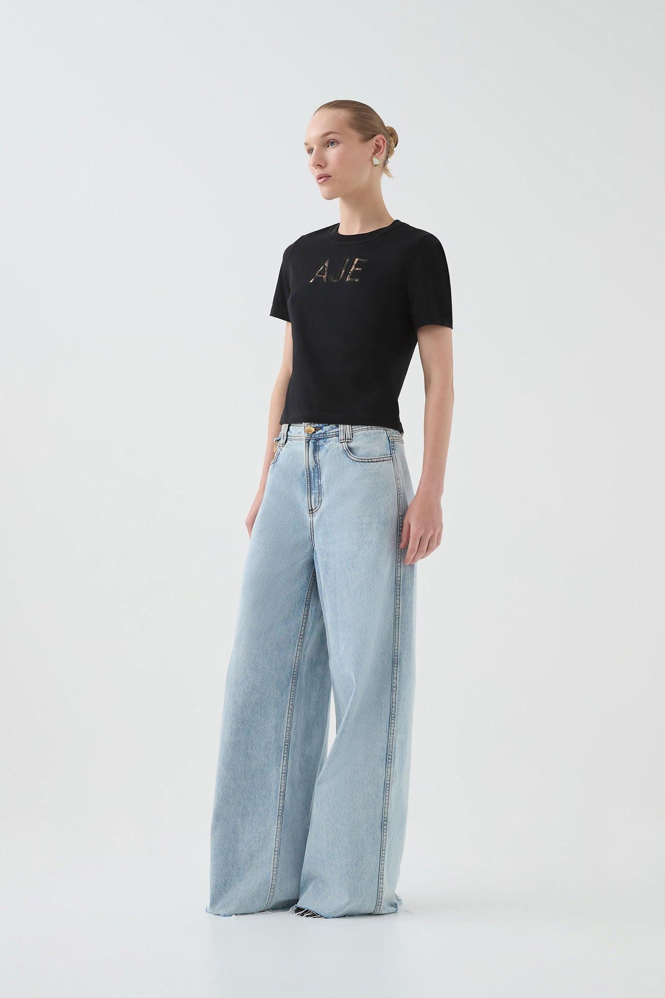 Lee Slim Tee Product Image