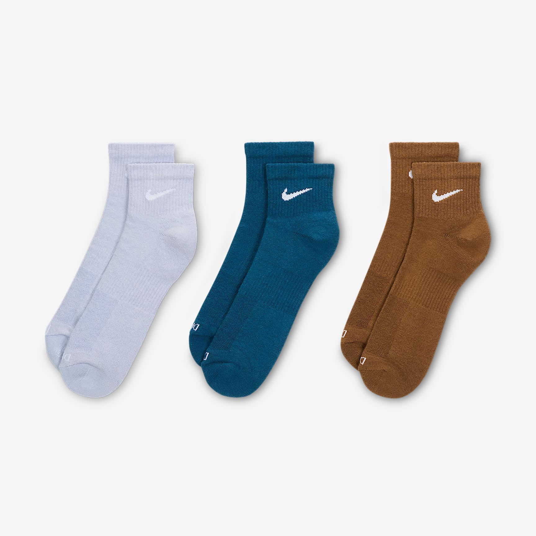 Nike Men's Everyday Plus Cushioned Training Ankle Socks (3 Pairs) Product Image