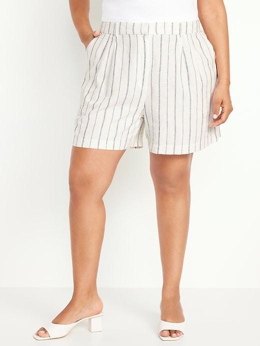 Extra High-Waisted Taylor Linen-Blend Trouser Shorts -- 5-inch inseam Product Image